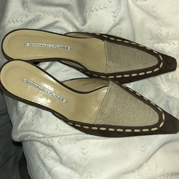 Donald J. Pliner Shoes - Donald J Pliner “ Latte” slip on heels. Absolutely stunning. Size 7